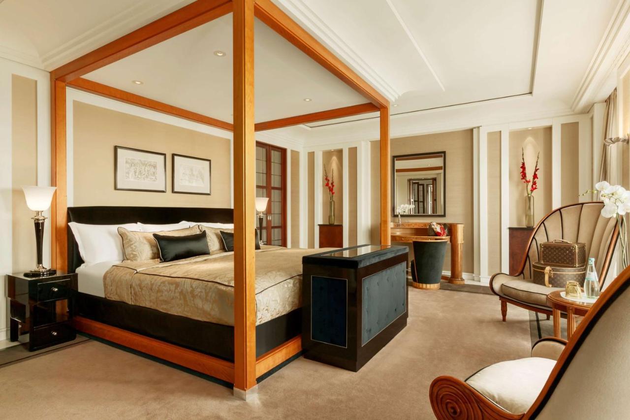 Adlon Kempinski 5*