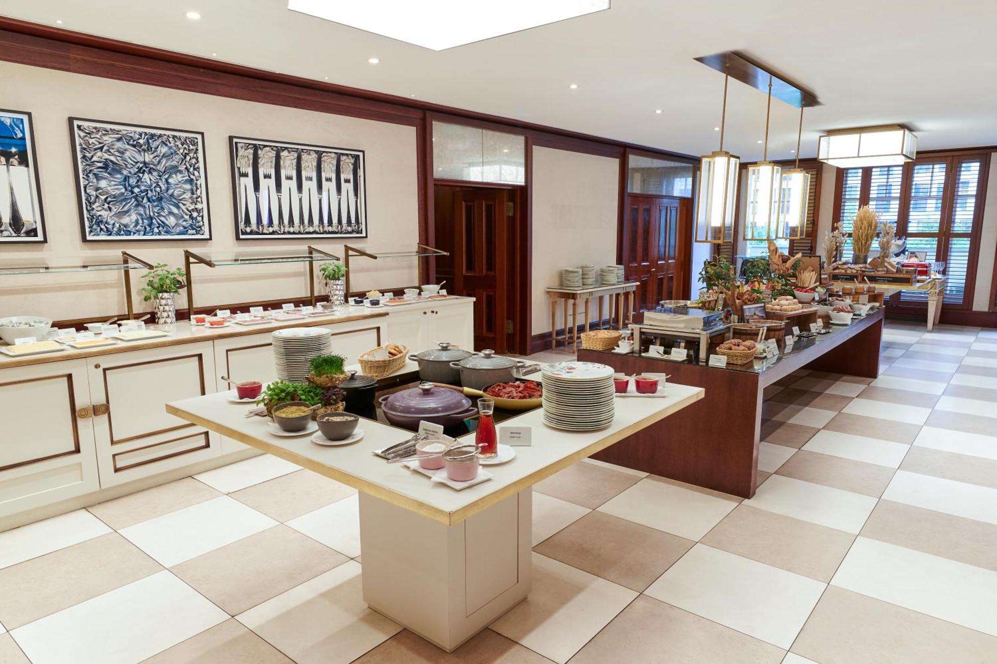 Adlon Kempinski Hotel 5*