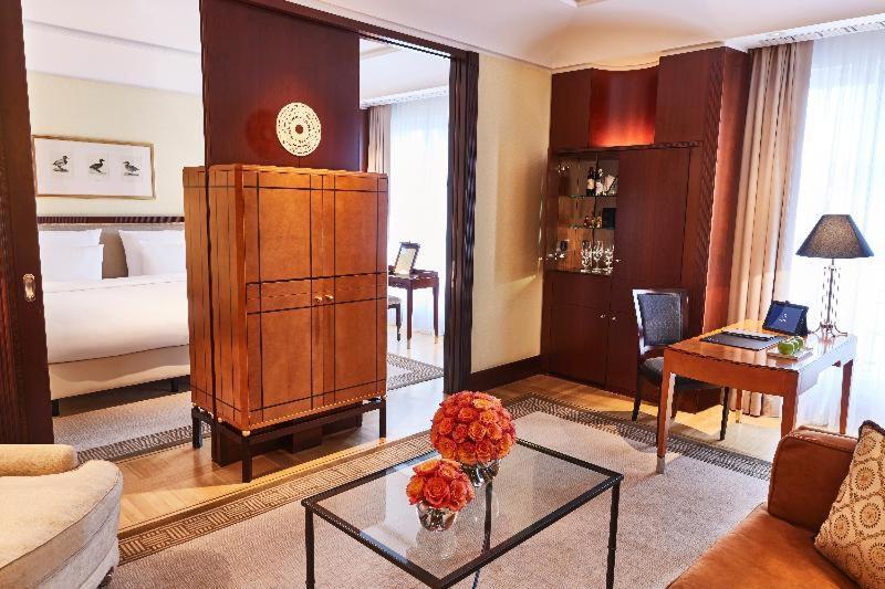 Adlon Kempinski 5*
