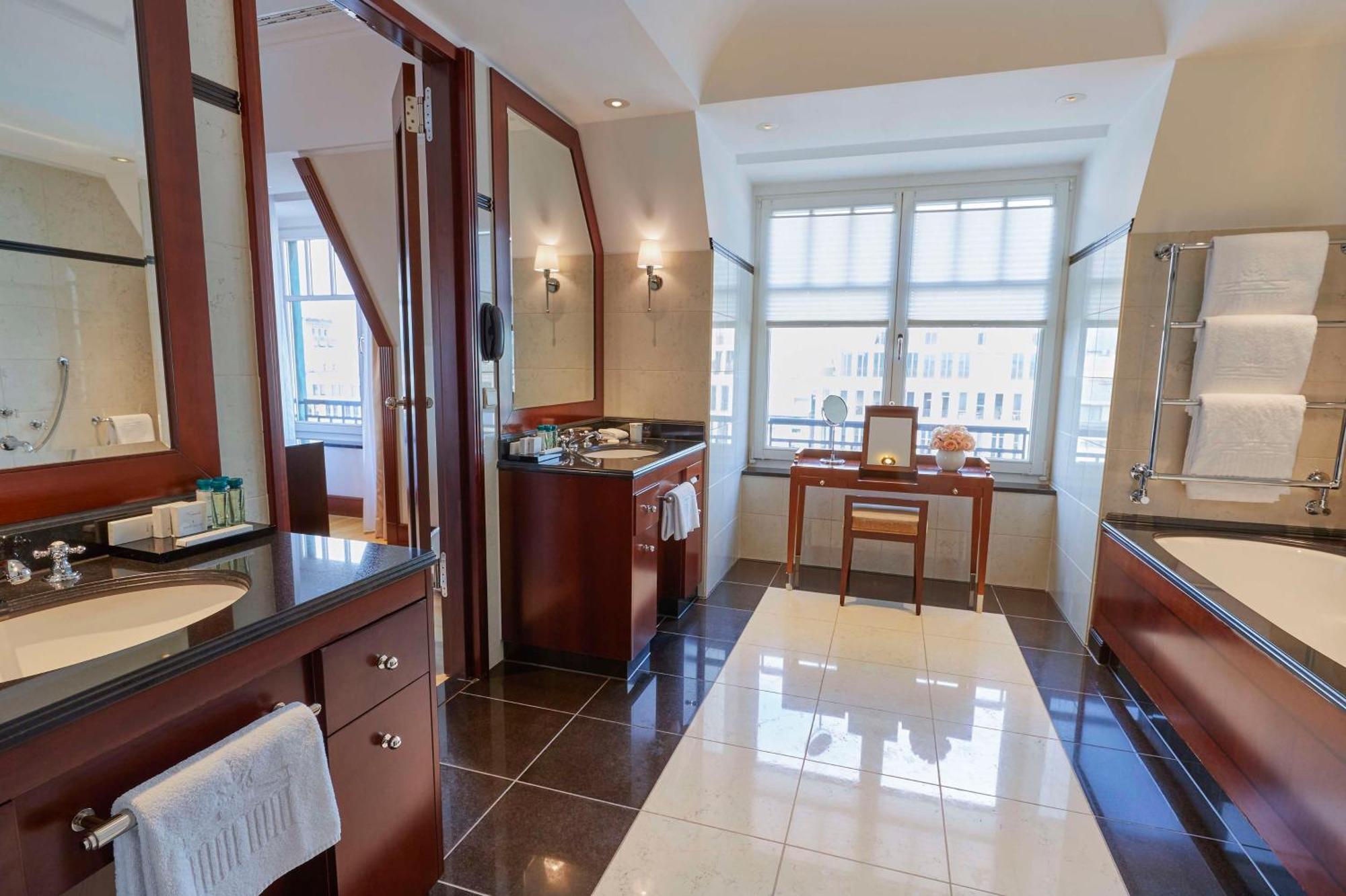 Hotel Adlon Kempinski 5*